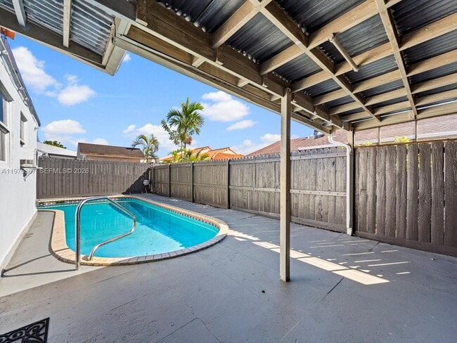 Building Photo - 7121 SW 102nd Ct