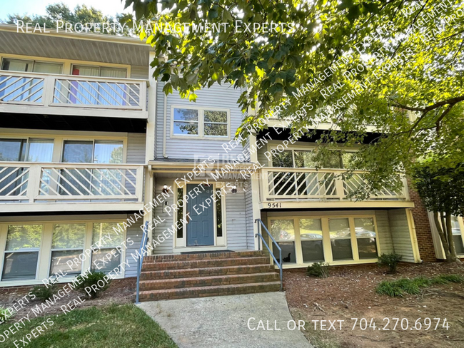 Building Photo - Beautiful 2 Bed 2 Bath Condo close to UNCC!