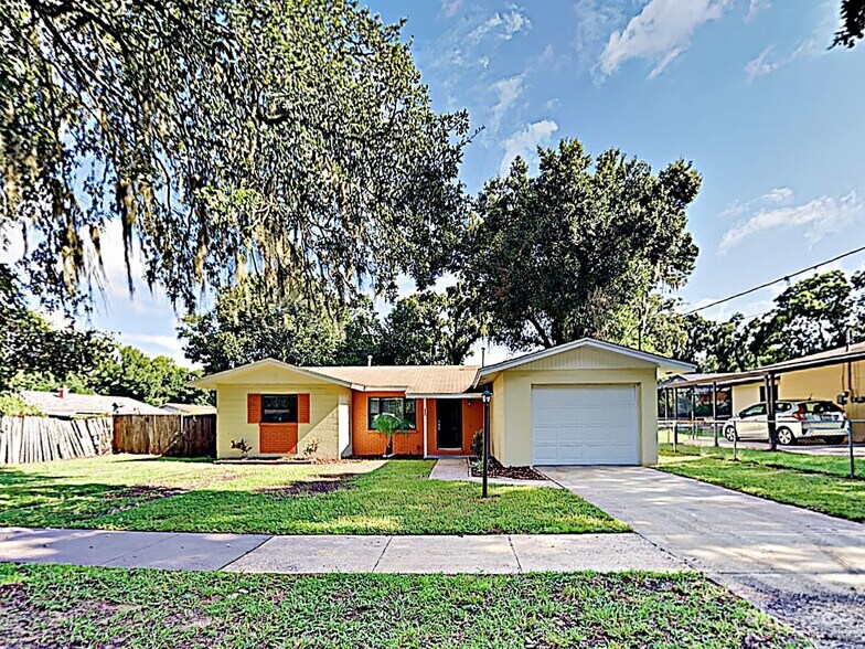 Building Photo - 402 E Clay Ave
