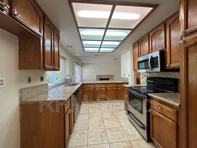 Building Photo - 1314 Jamestown Dr