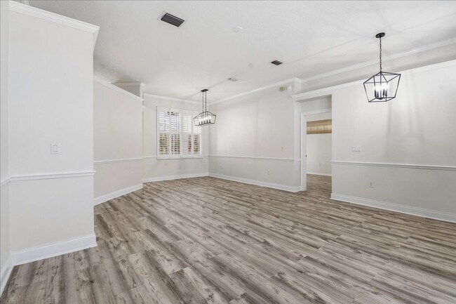 Building Photo - 525 Cullaro Ln