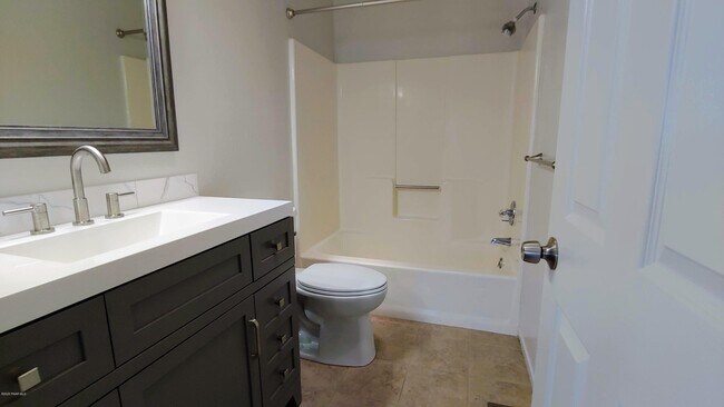 Building Photo - 1015 Fair St