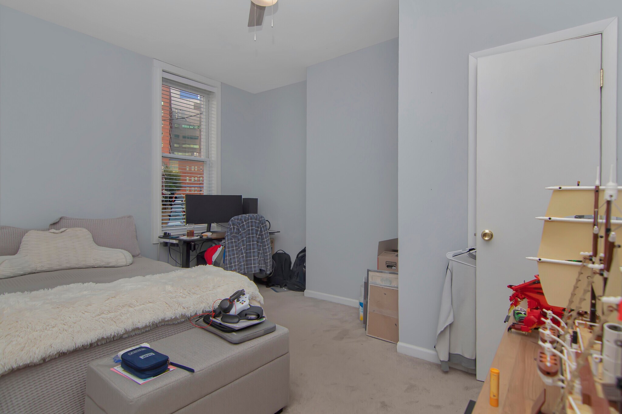 Building Photo - 452 42nd St