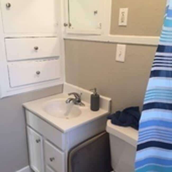 Building Photo - Pre Leasing for Fall 2026!!