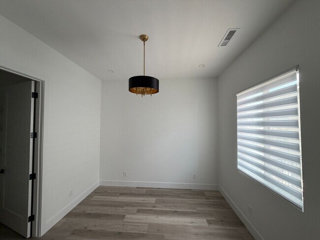 Building Photo - 1197 Sassaby Cir