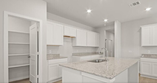 Building Photo - 3915 Flora Fld Dr