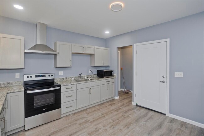 Building Photo - 27 Charbonneau Terrace