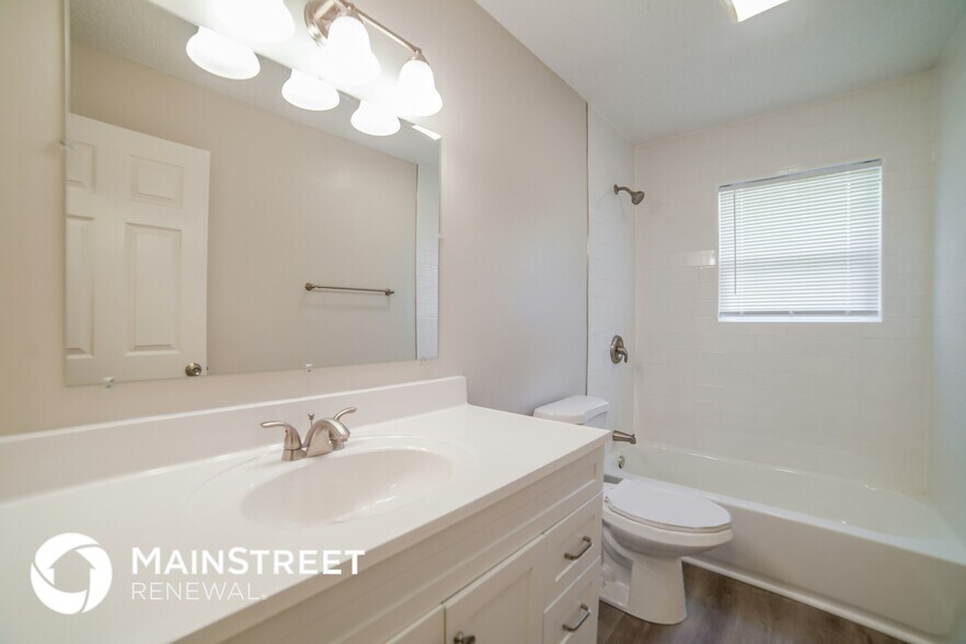 Building Photo - 601 S Central St