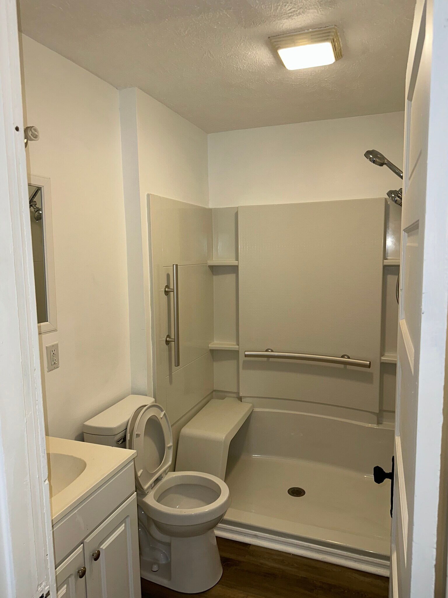 Building Photo - 1223 Calumet Ave