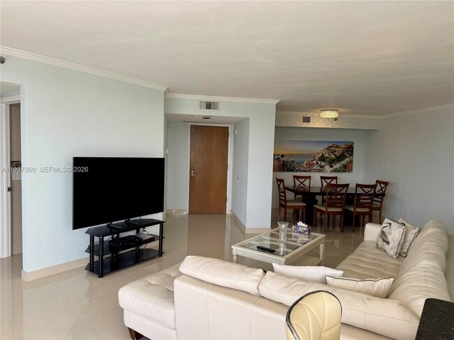 Building Photo - 1000 W Island Blvd