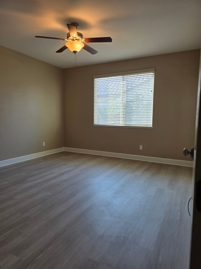 Building Photo - 1653 Clover Ct