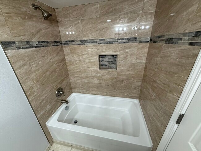 Building Photo - 94 Venus Court