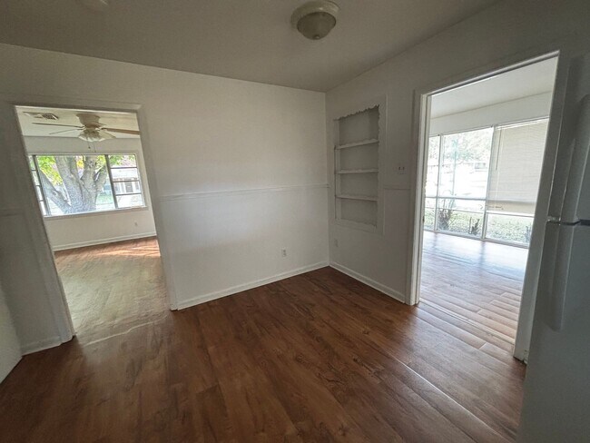 Building Photo - Shady Grove