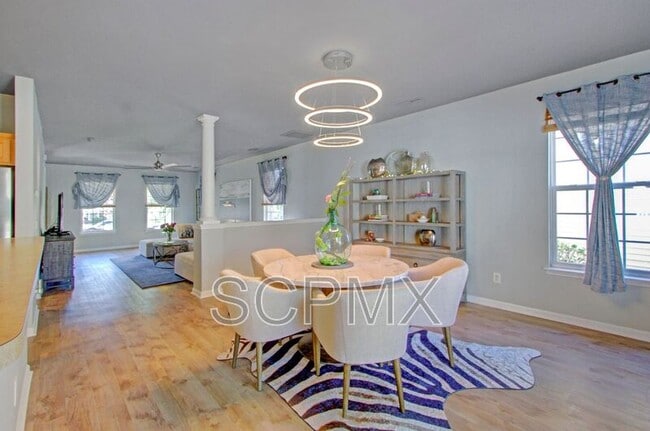 Building Photo - 8963 N Red Maple Cir