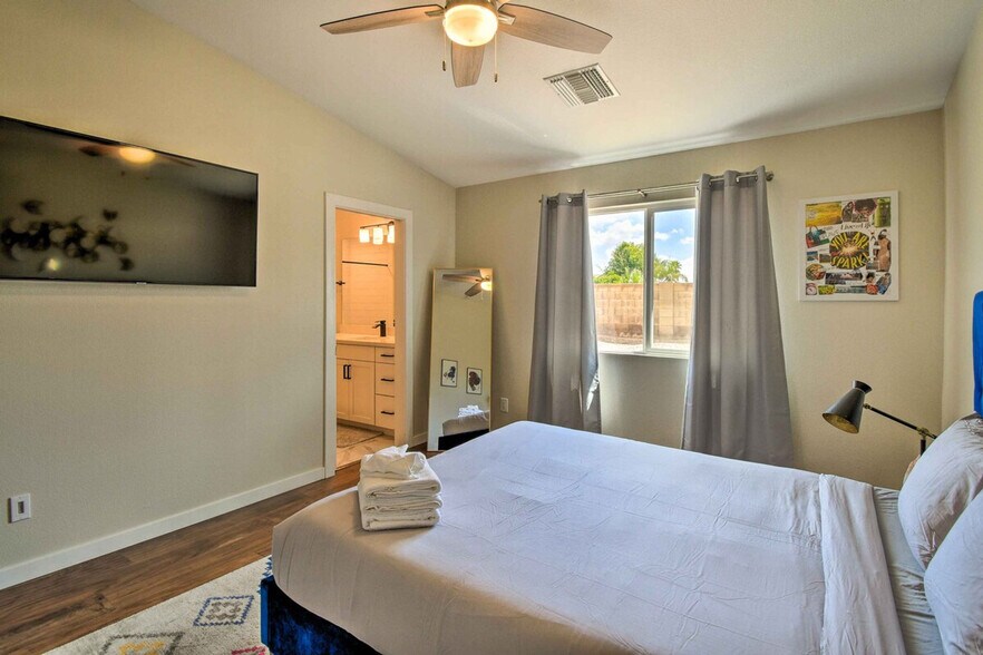 Building Photo - 17649 N 42nd Ln