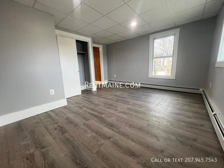 Building Photo - 131 College Ave