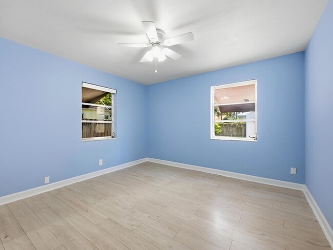 Building Photo - 370 Orange Way