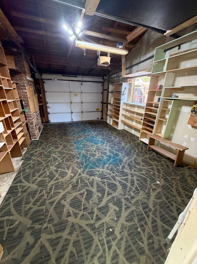 Building Photo - 7210 Zelinda Dr