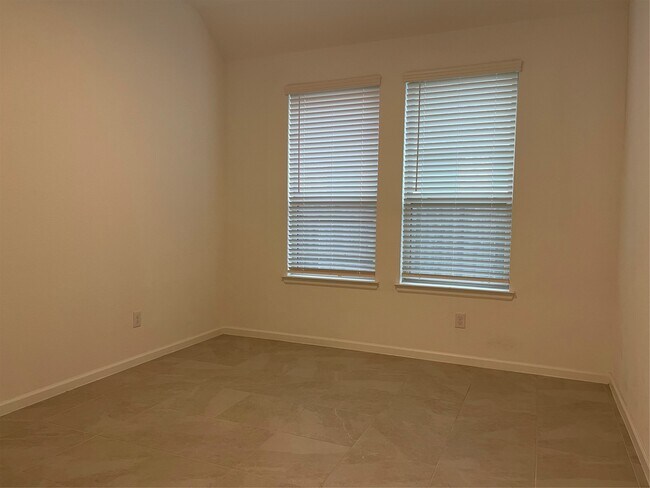 Building Photo - 3708 Rock Ledge Dr