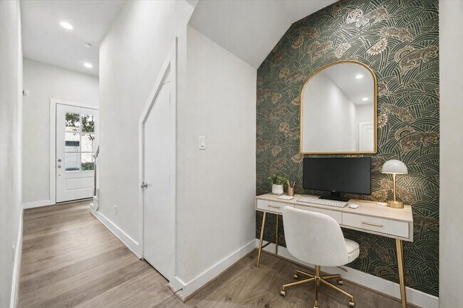 Building Photo - 5209 Allen St