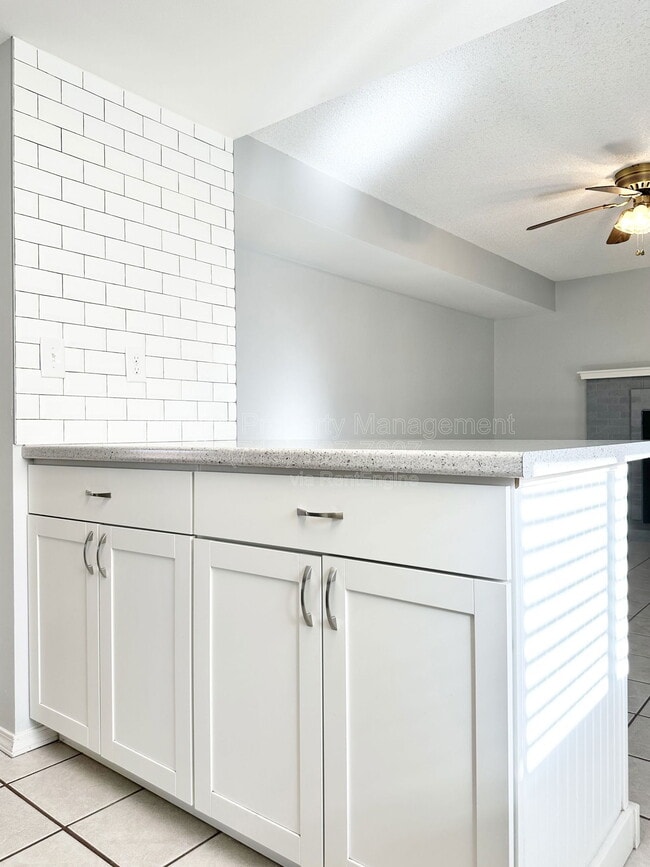 Building Photo - 3465 Kirkwood Dr