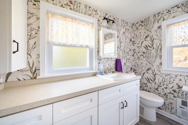 Building Photo - 54 River Dr