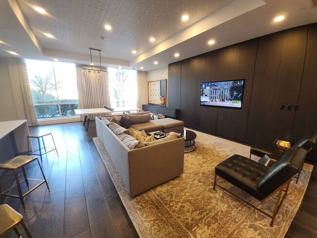 Building Photo - Modern 1BR Condo with Amenities in Prime Buckhead Location