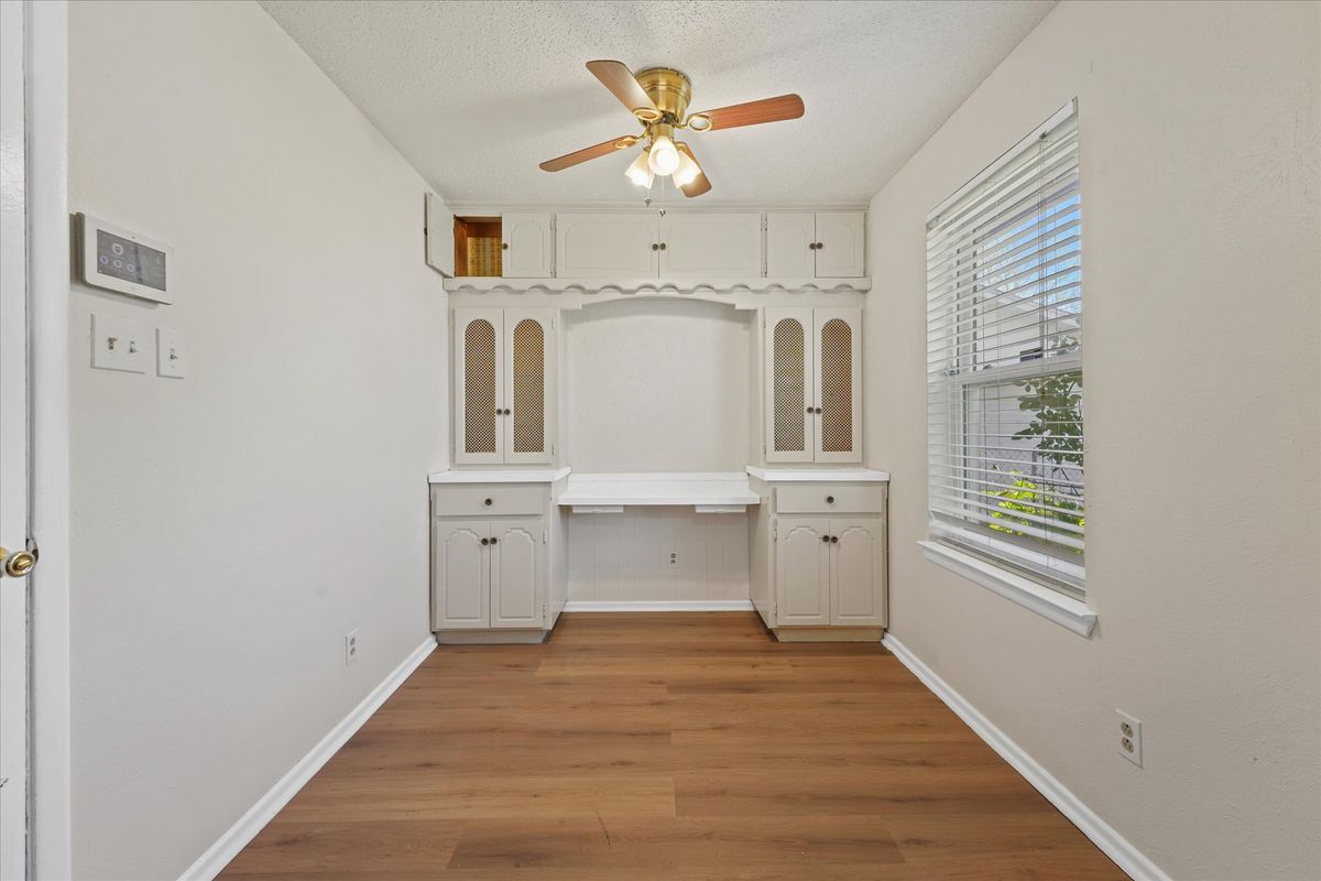 Building Photo - 3229 Oak Timber Dr