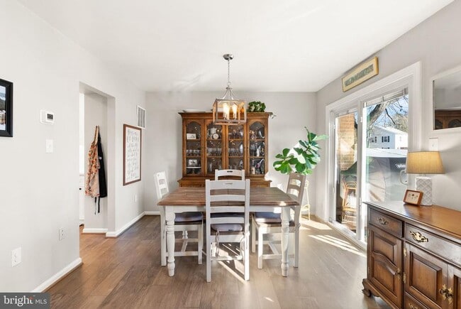 Building Photo - 7393 Colton Ln