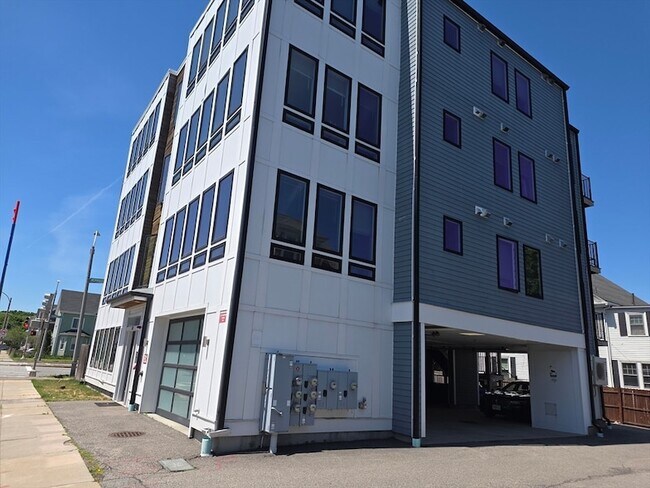 Building Photo - 58 Tolman St