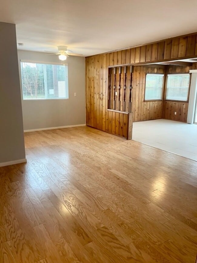 Building Photo - Completely Renovated Clairemont Home