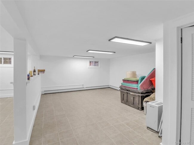 Building Photo - 6 Kenbar Rd