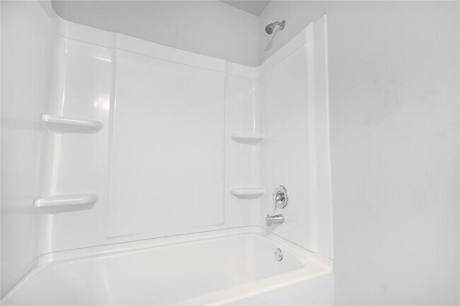 Building Photo - 7095 Gladstone Cir