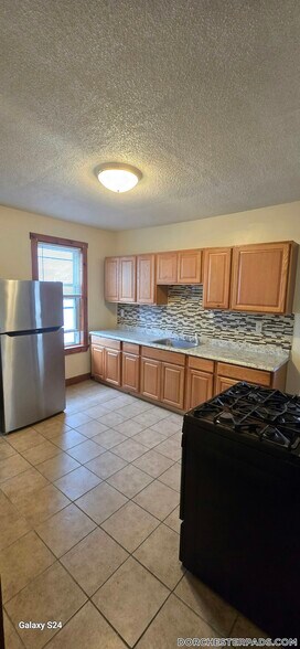 Primary Photo - 125 Capen St