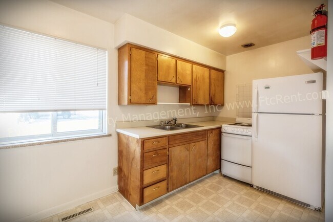 Building Photo - 309 N Shields St