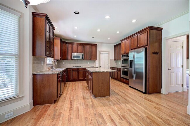 Building Photo - 2320 Starr Lake Dr NW