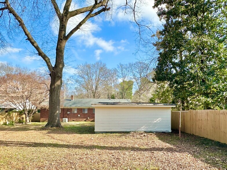 Building Photo - 141 N White Station Rd