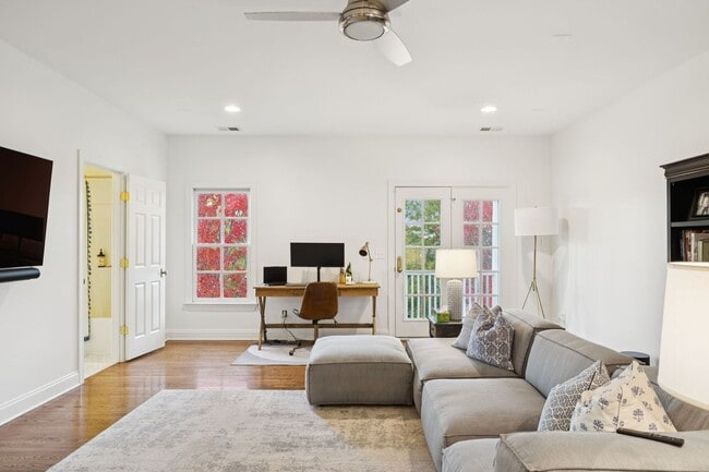 Building Photo - Luxury Executive Rental in Highlands of Ladd Park