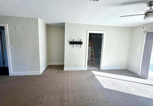 Building Photo - 309 Kepner Dr NE