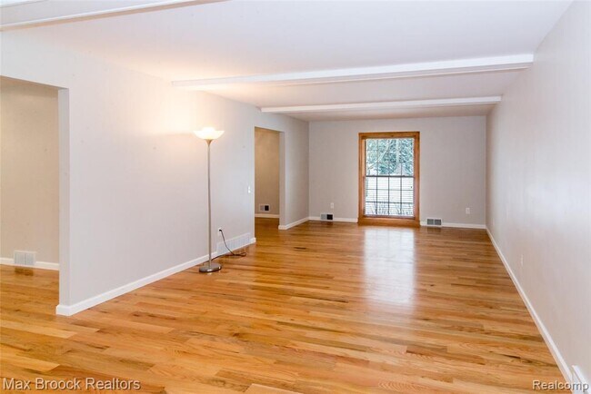 Building Photo - 31419 Sleepy Hollow Ln