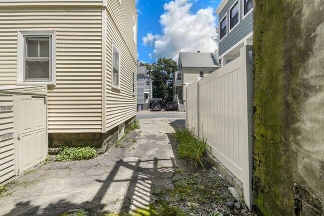 Building Photo - 55 Prichard Ave