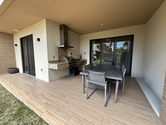 Building Photo - 7510 Brooklyn Dr