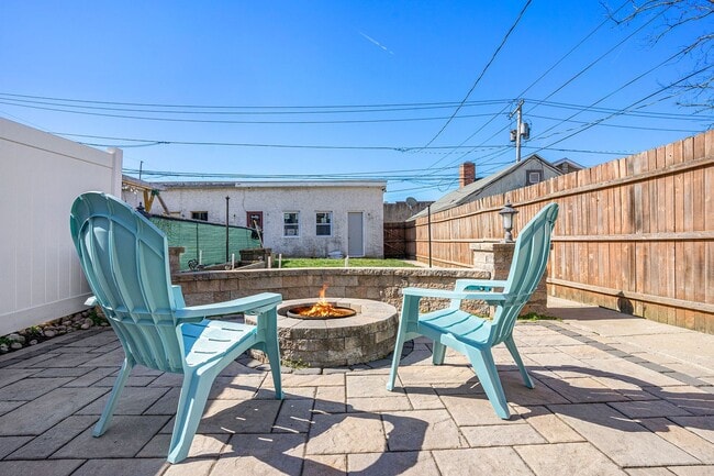 Building Photo - Beautiful 3 Bedroom Twin in Lansdale with garage $2,400/month