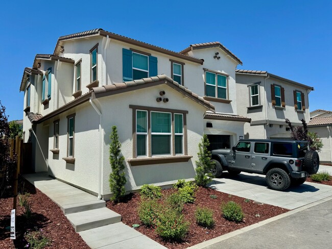 Building Photo - 7329 Umberto Pl