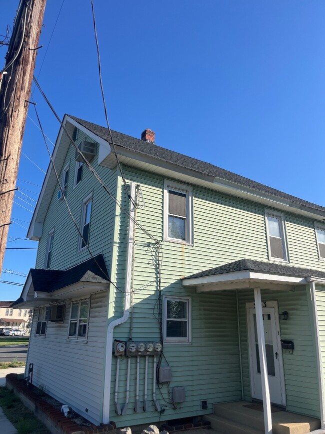 Building Photo - 503 N Delaware St