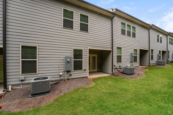 Building Photo - 1012 Pearce Way