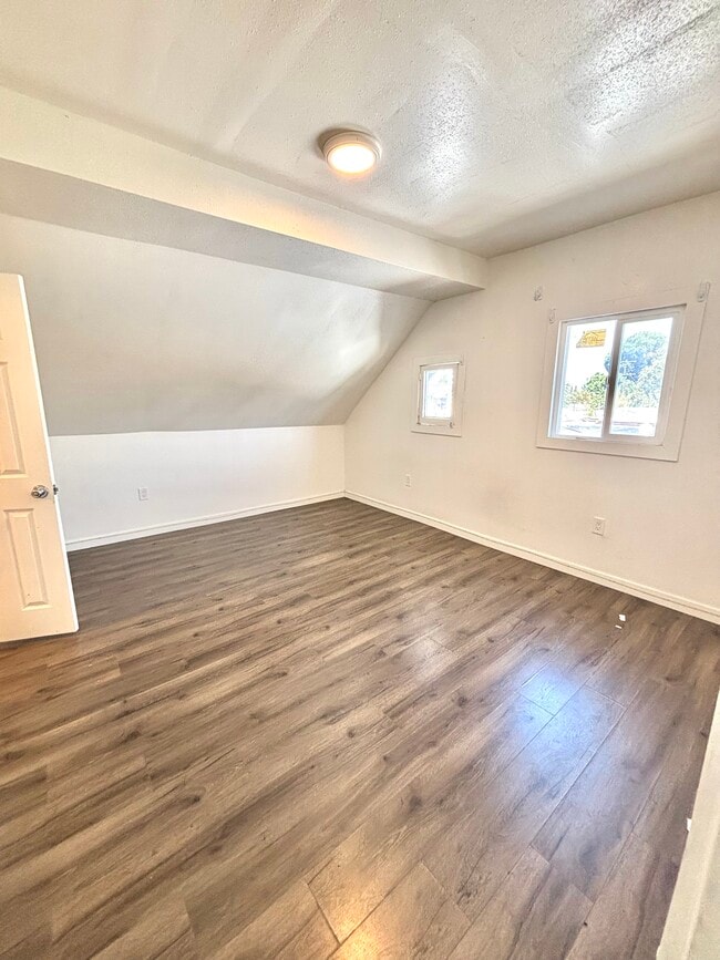 Building Photo - 4059 Brighton Ave