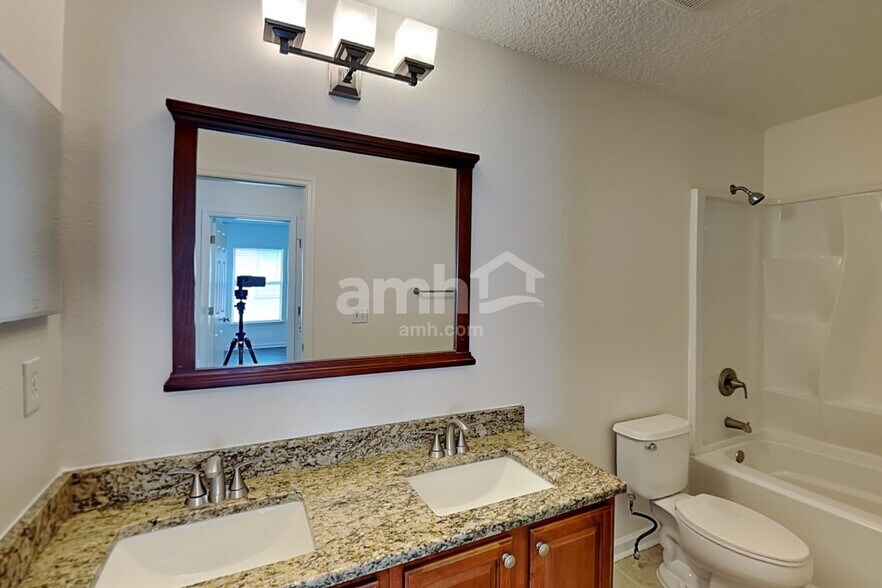 Building Photo - 385 Bostwick Cir
