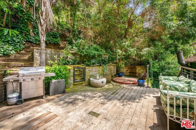 Building Photo - 516 Latimer Rd