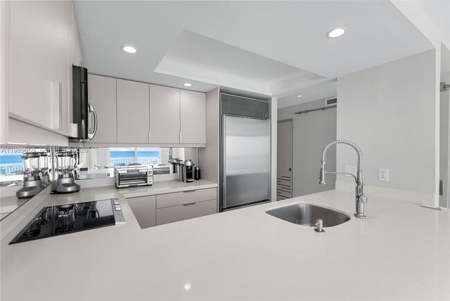 Building Photo - 401 Ocean Dr